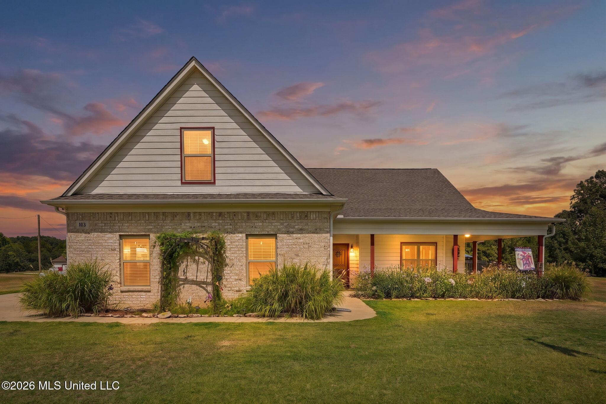 103 Oak Meadows Cove Property Photo 1