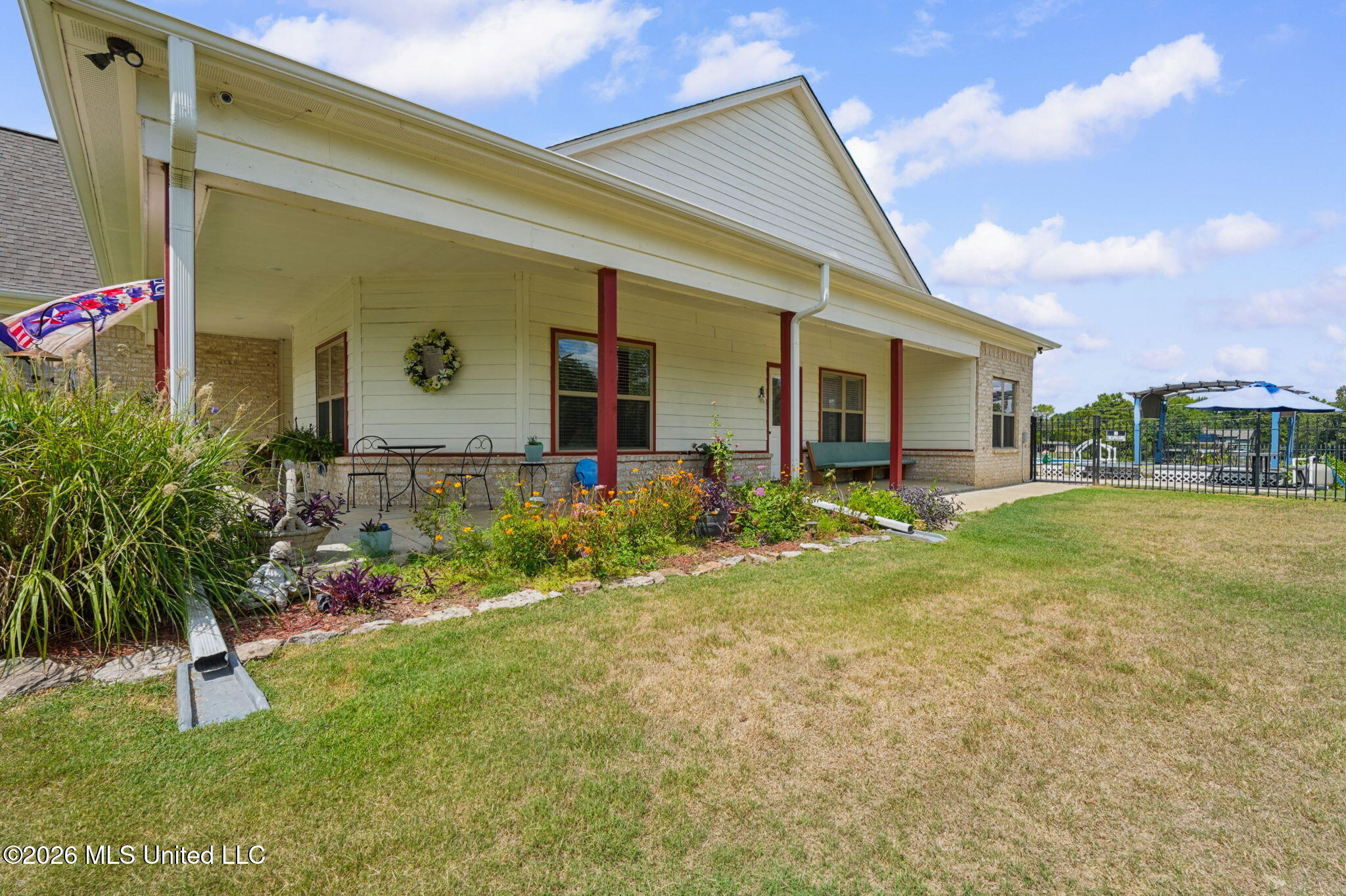 103 Oak Meadows Cove Property Photo 6