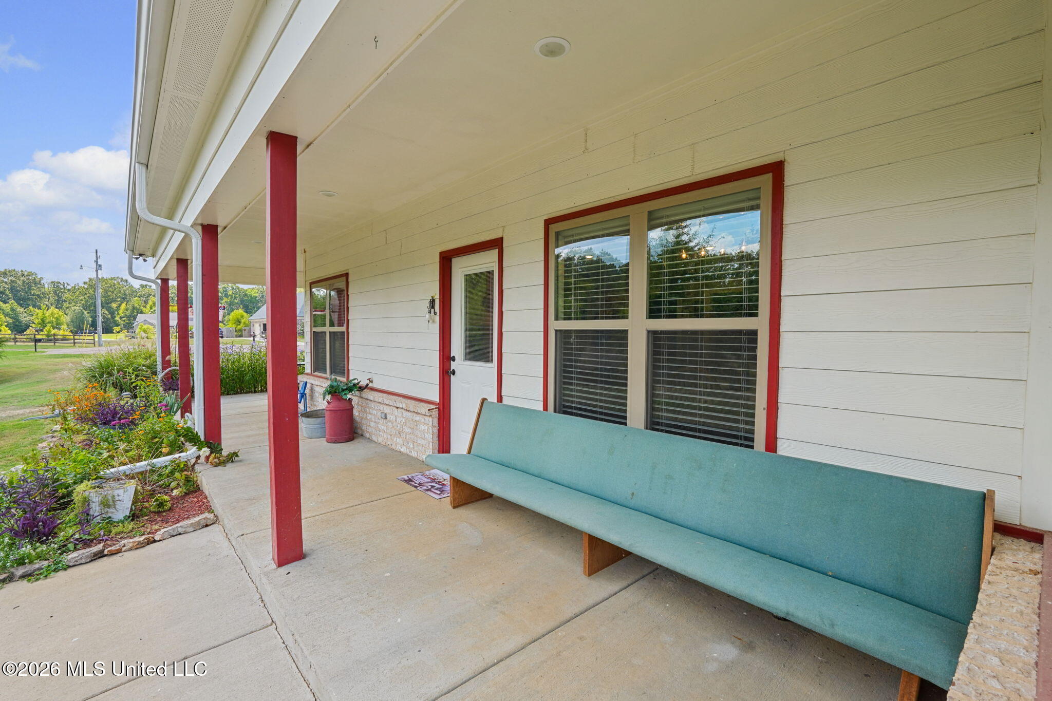 103 Oak Meadows Cove Property Photo 8
