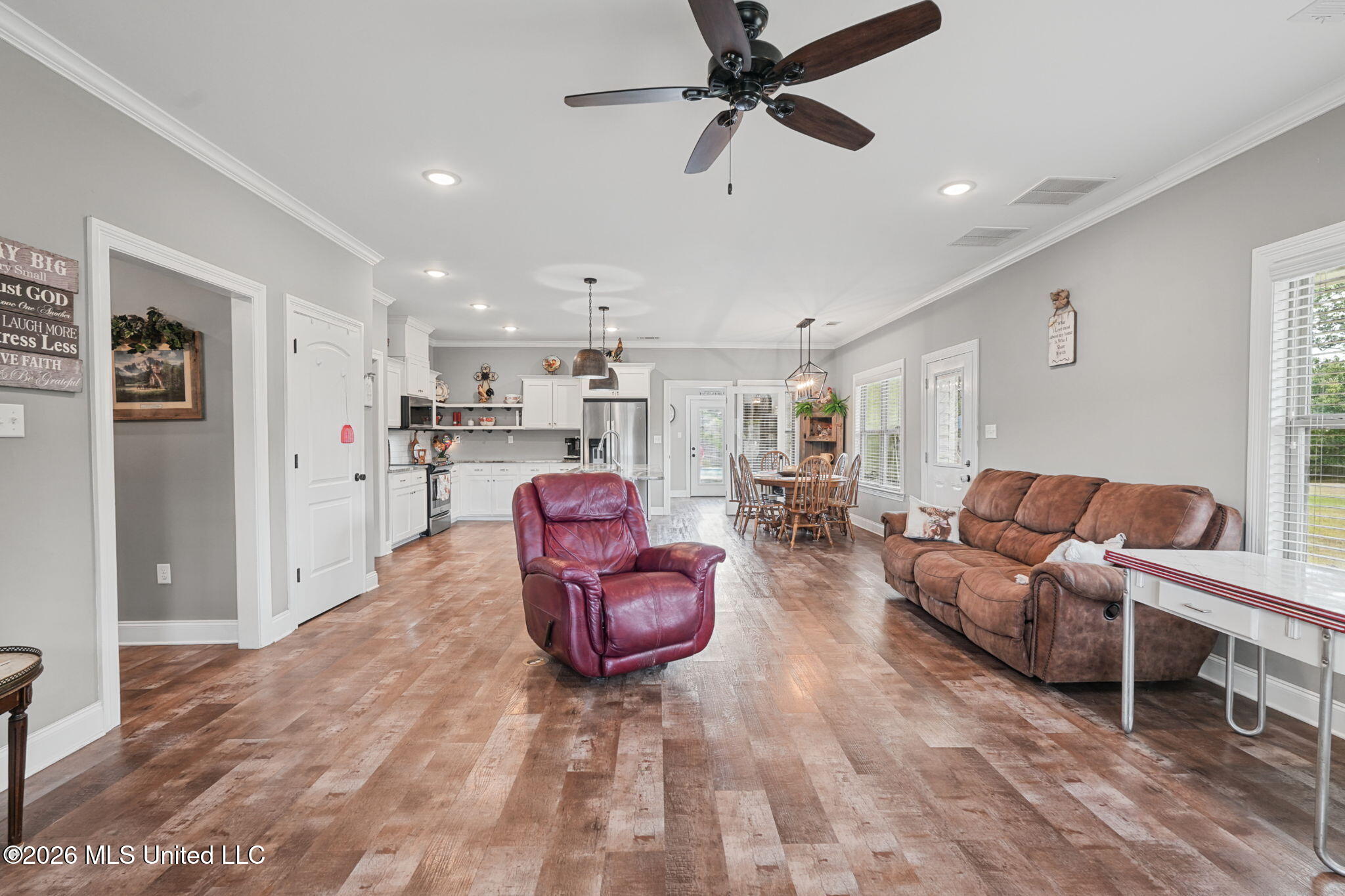 103 Oak Meadows Cove Property Photo 12
