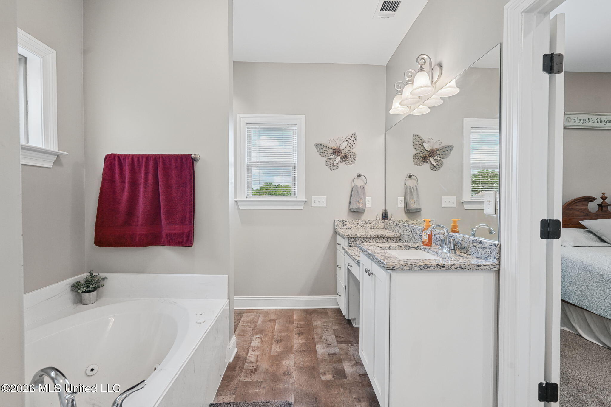 103 Oak Meadows Cove Property Photo 28
