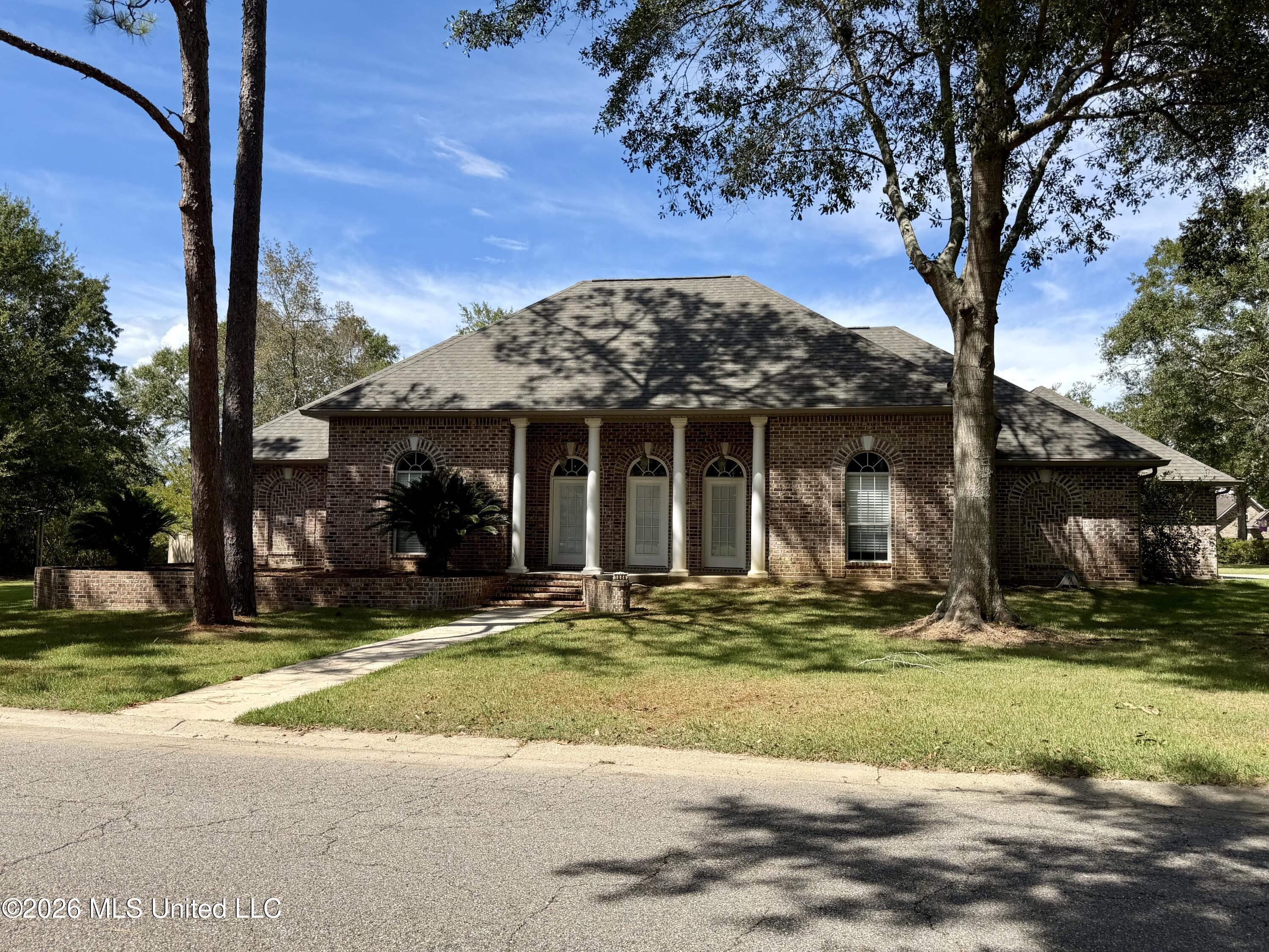 1006 Woods Road Property Photo 1