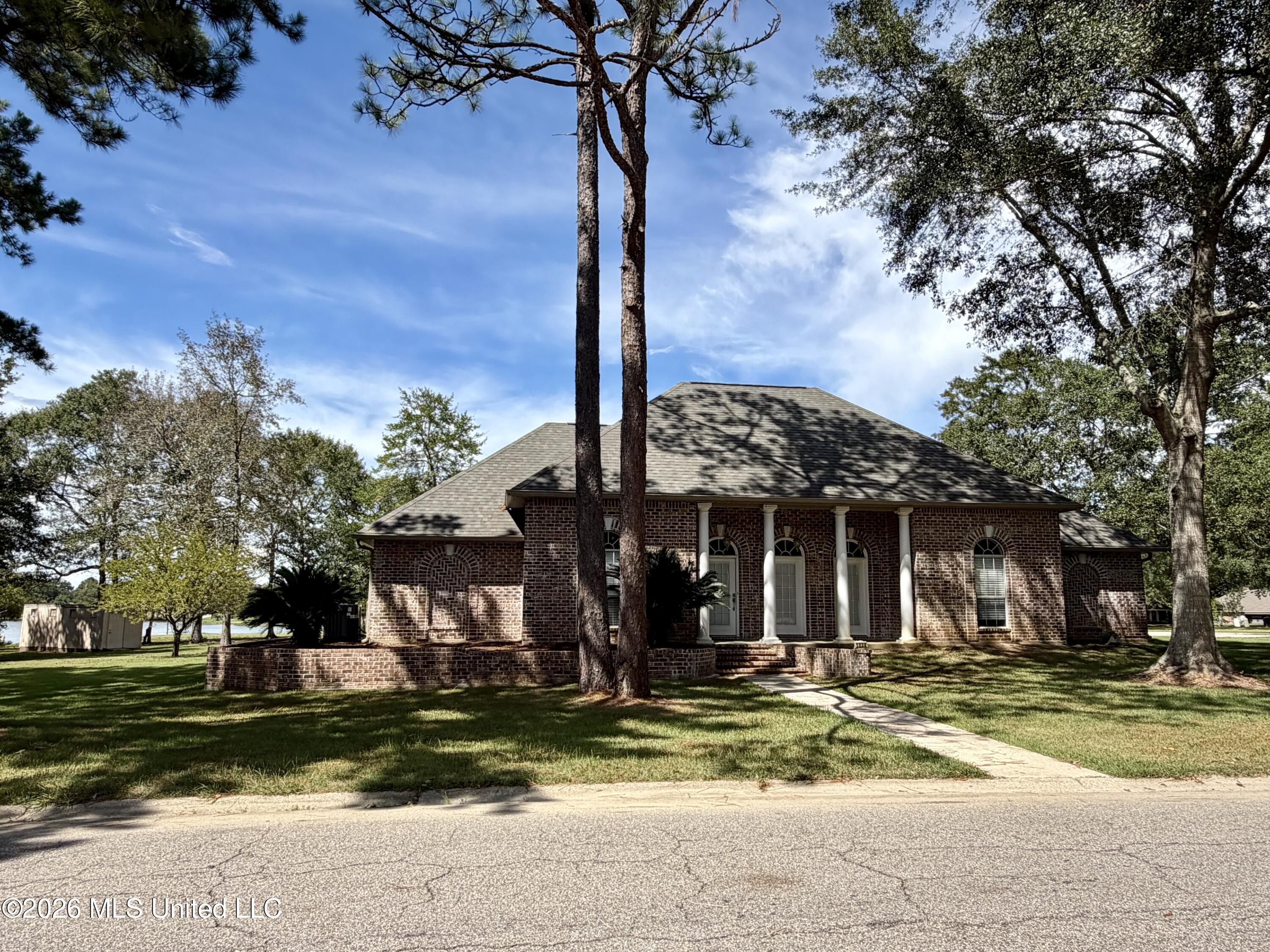 1006 Woods Road Property Photo 2