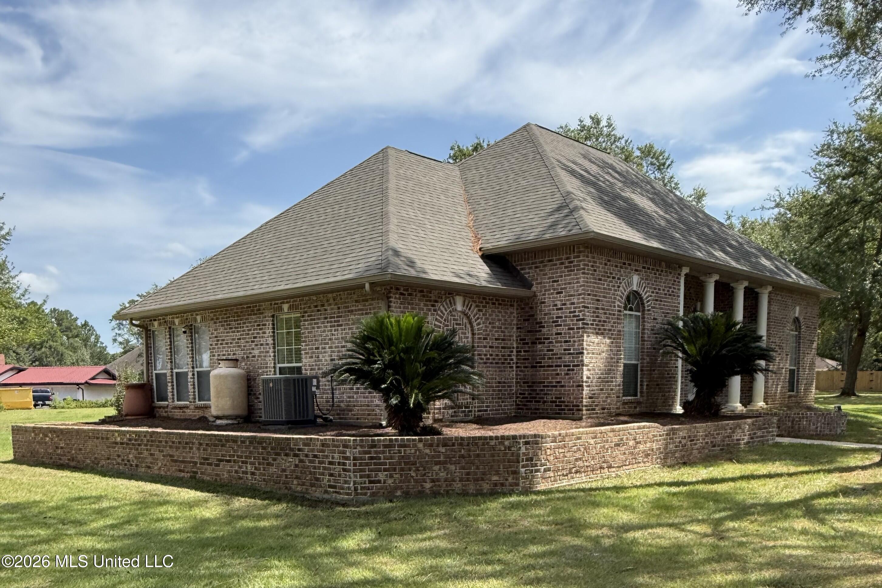 1006 Woods Road Property Photo 3