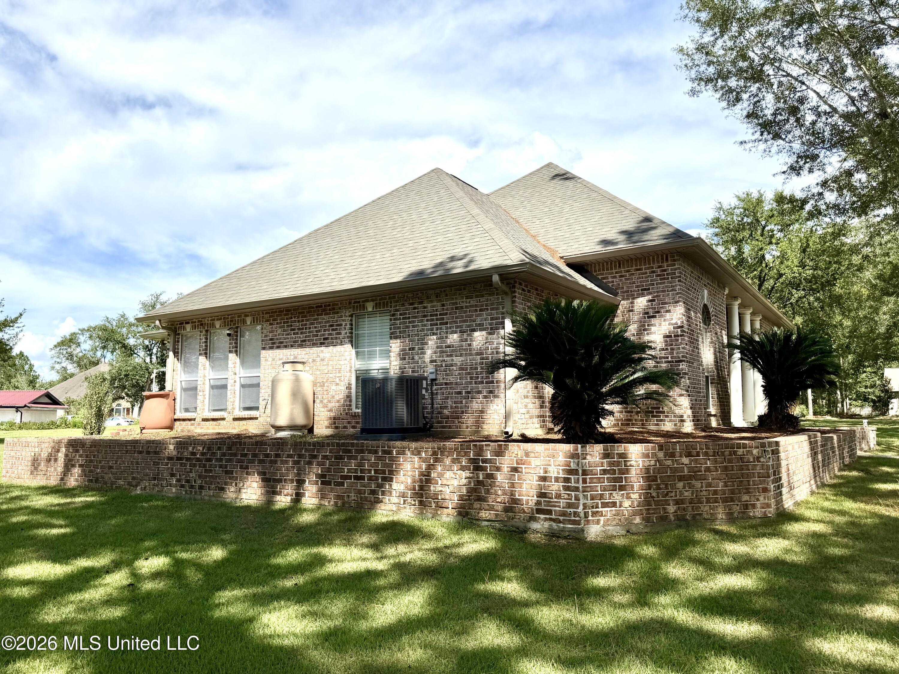 1006 Woods Road Property Photo 6