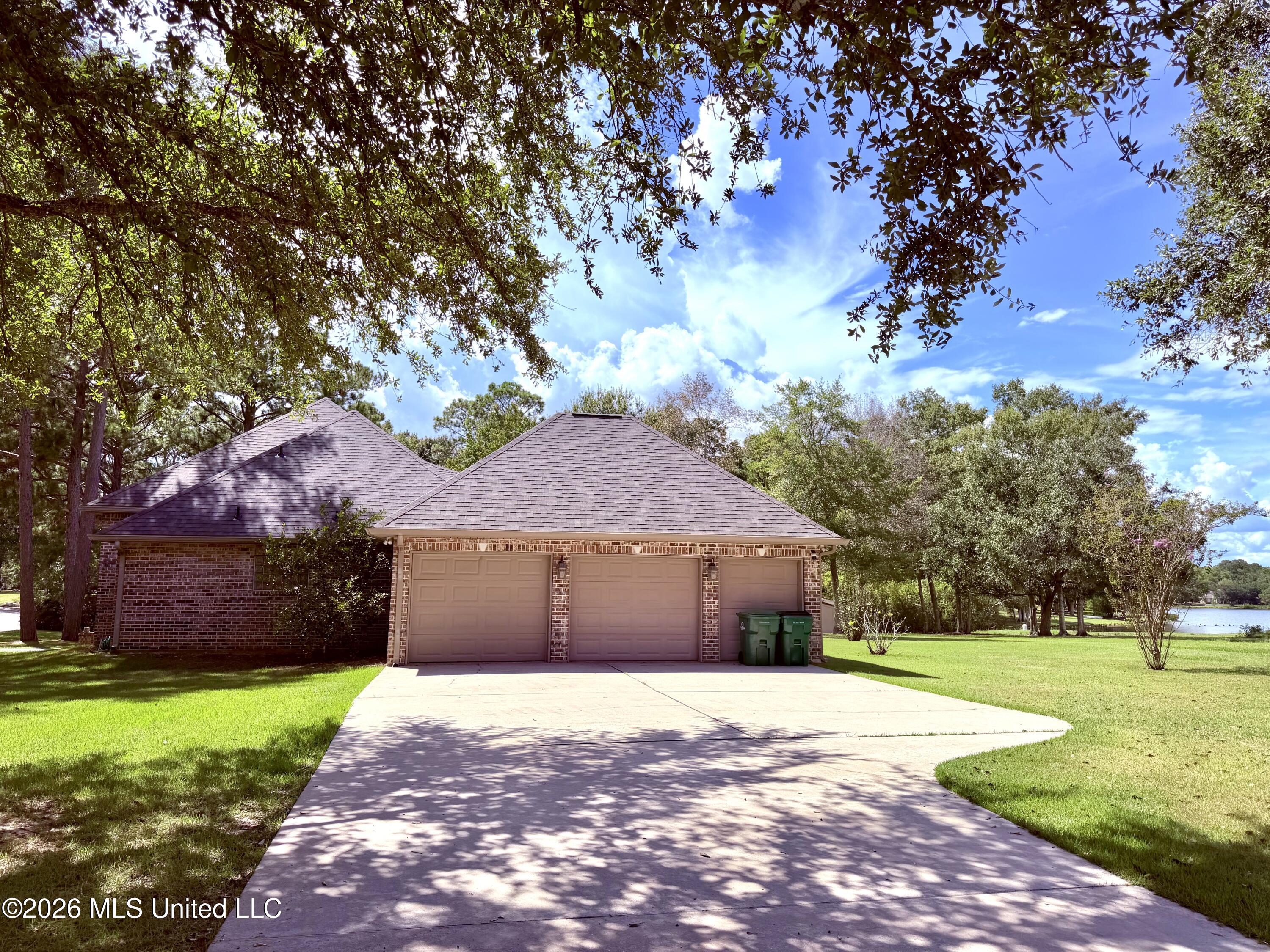 1006 Woods Road Property Photo 8
