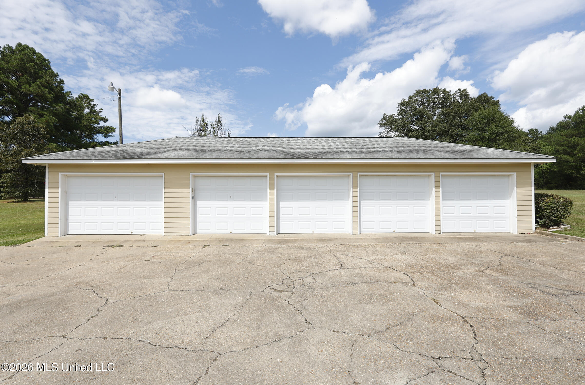 1057 Cole Thomas Road Property Photo 2