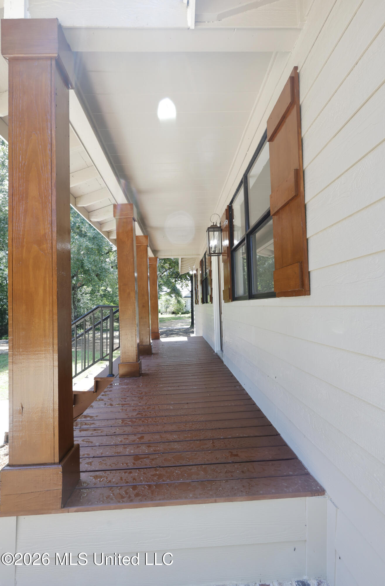 1093 Mccomb Hville Road Property Photo 2