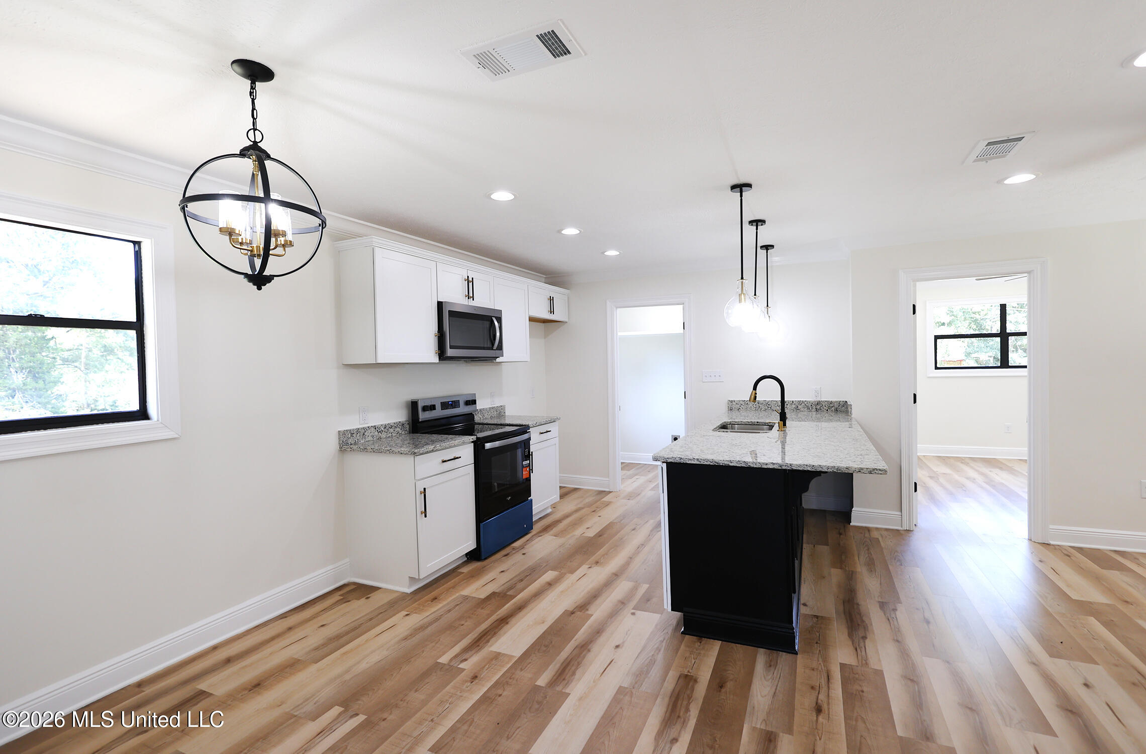 1093 Mccomb Hville Road Property Photo 6