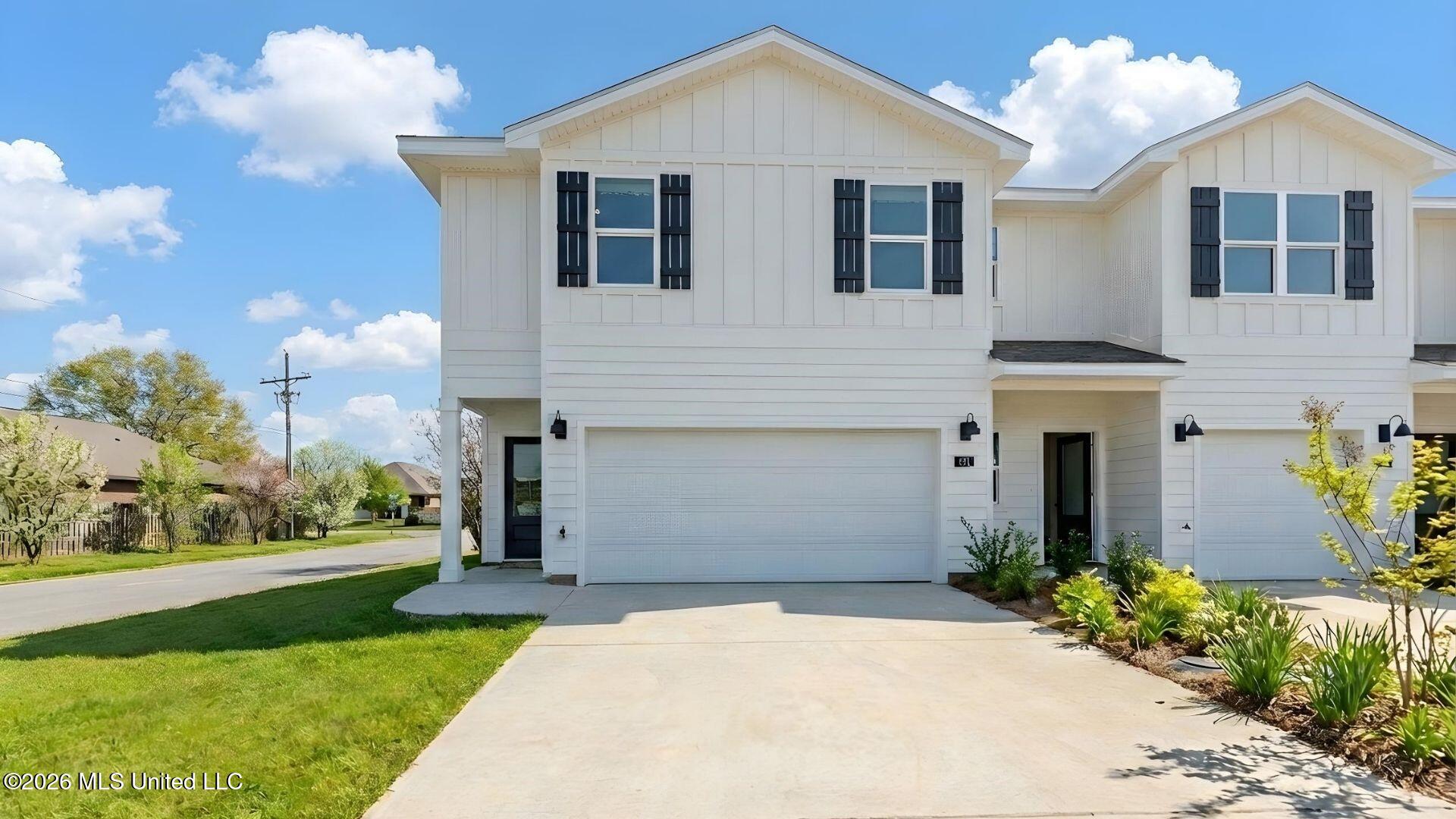 101 Harper Grv Circle Property Photo 1