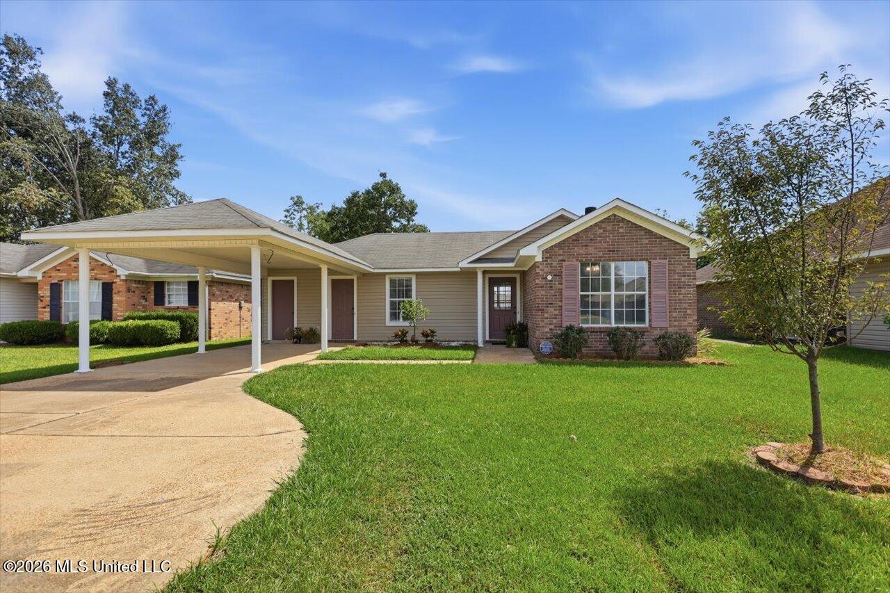319 Green Meadow Drive Property Photo 1