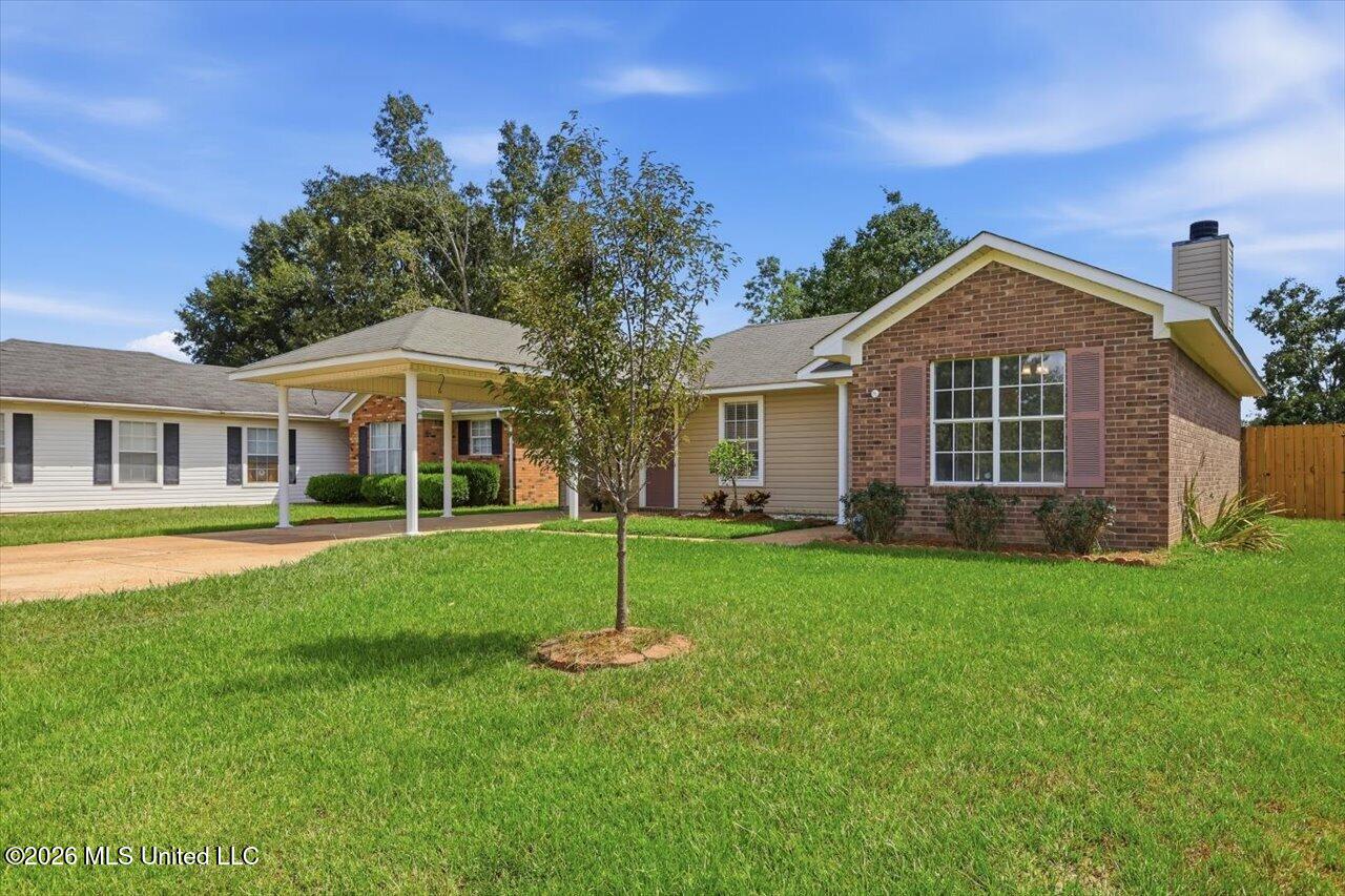 319 Green Meadow Drive Property Photo 2