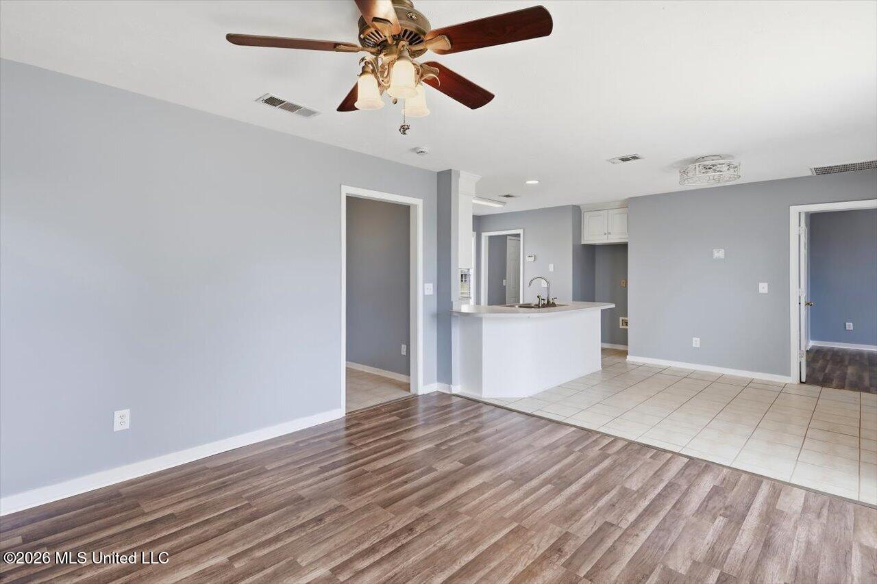 319 Green Meadow Drive Property Photo 5