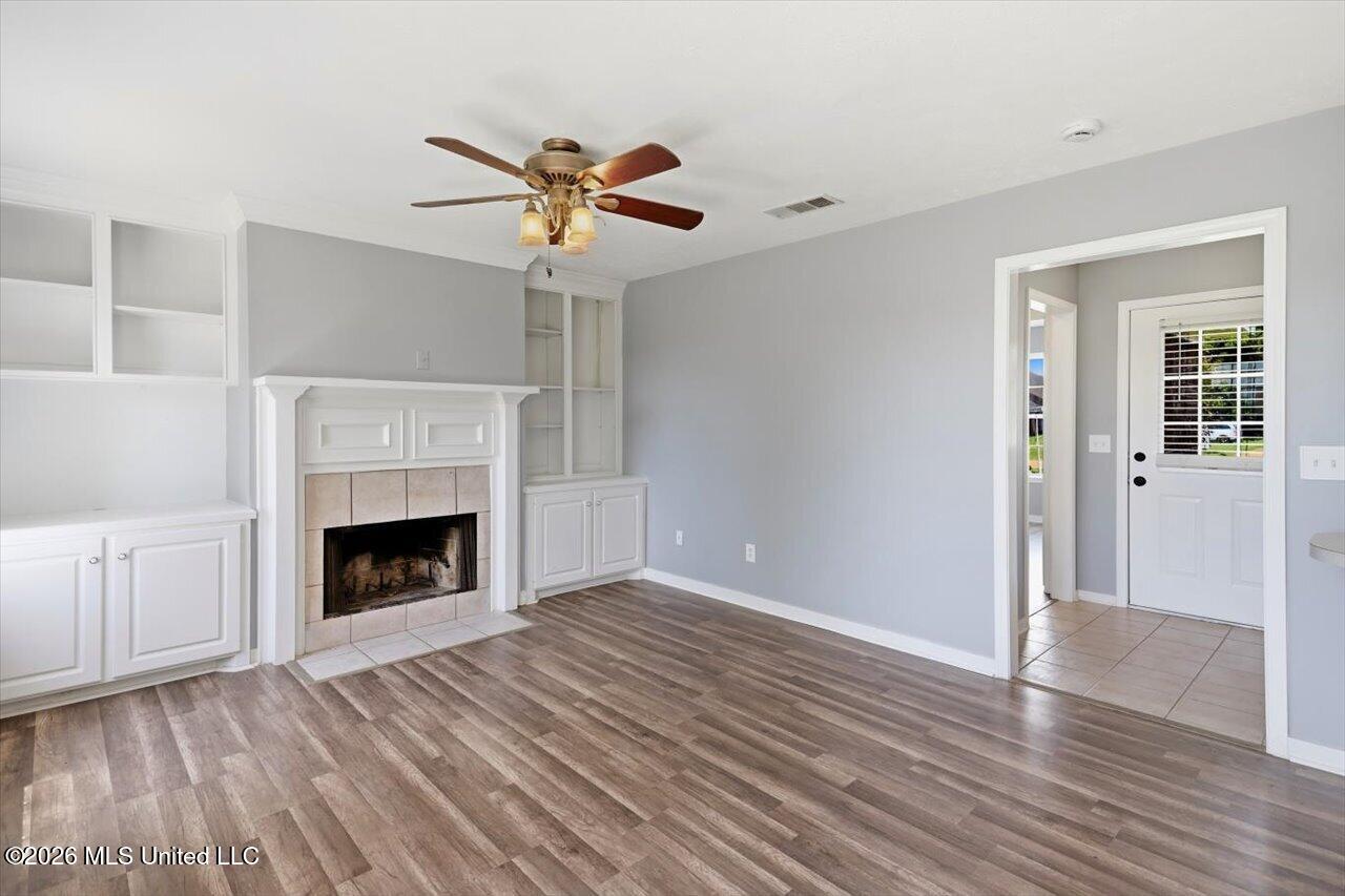 319 Green Meadow Drive Property Photo 7