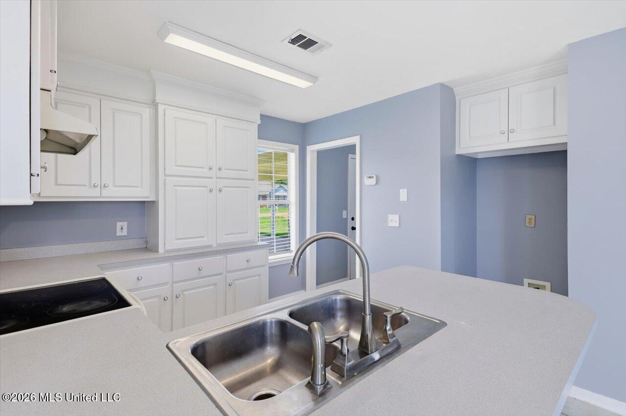 319 Green Meadow Drive Property Photo 8