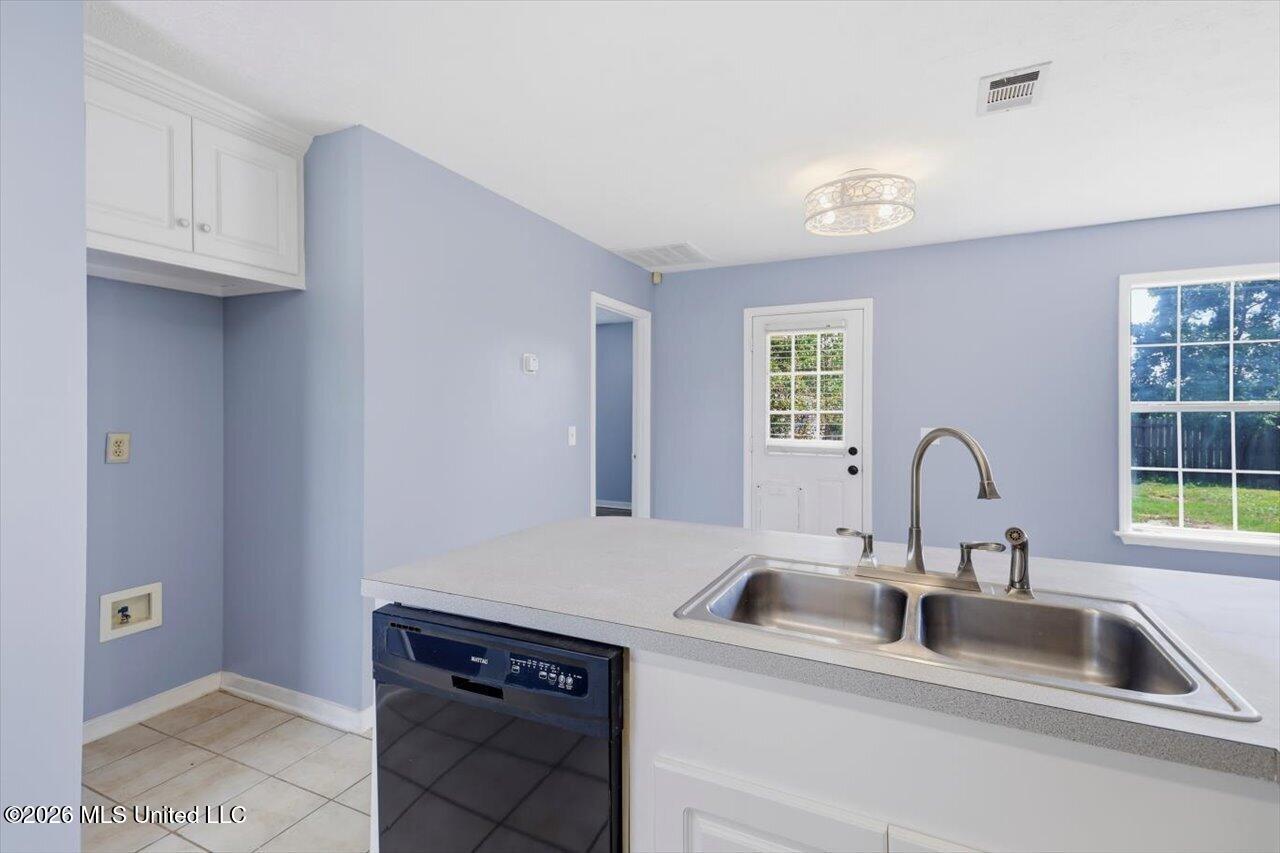 319 Green Meadow Drive Property Photo 10