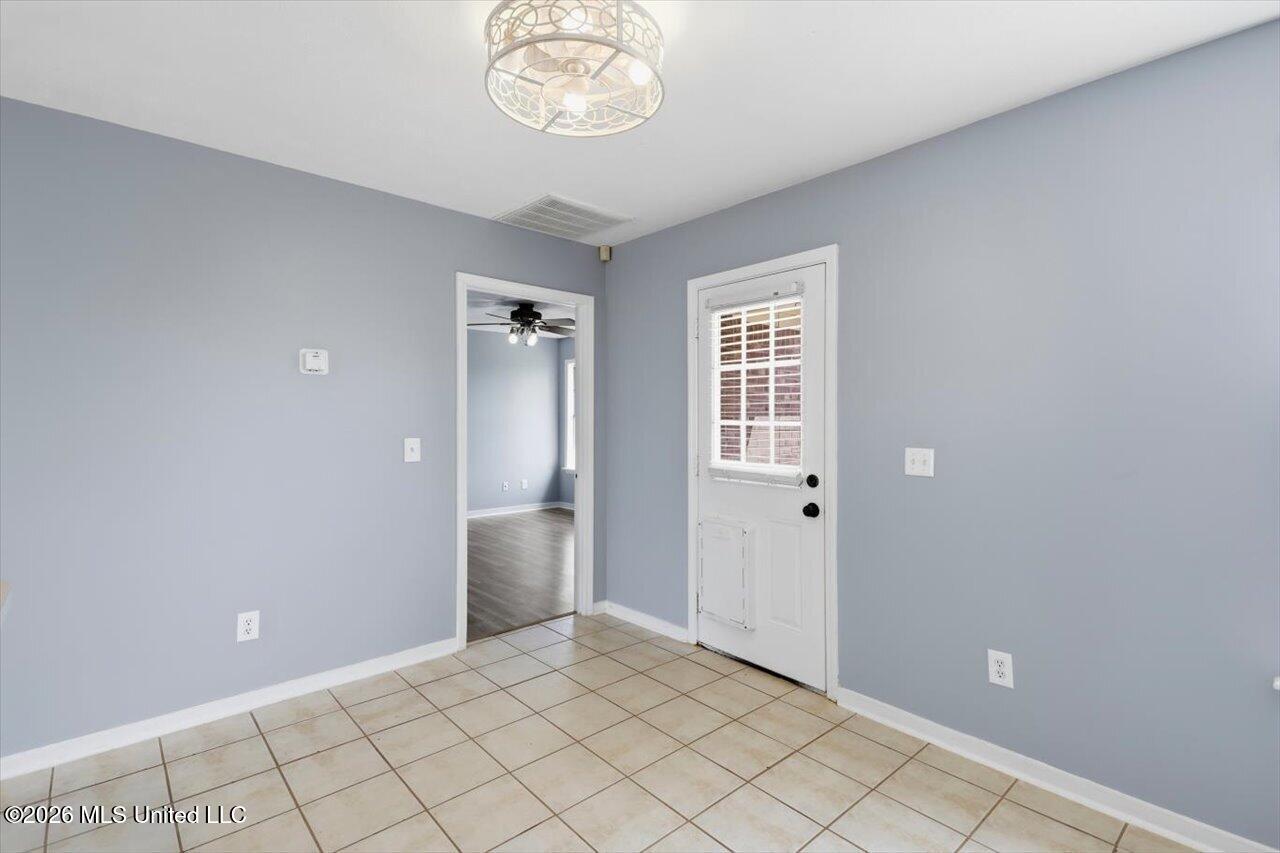 319 Green Meadow Drive Property Photo 12