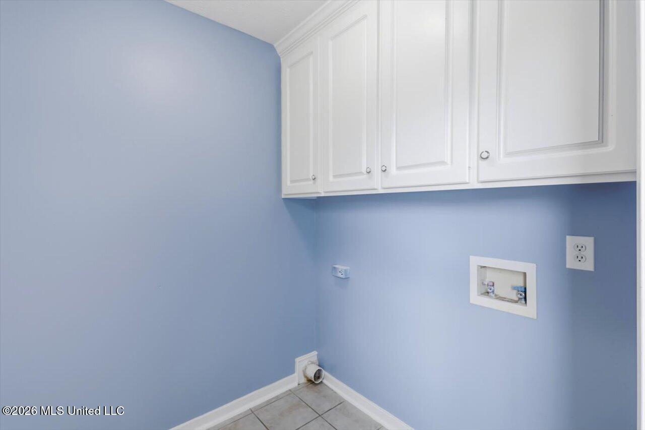 319 Green Meadow Drive Property Photo 14