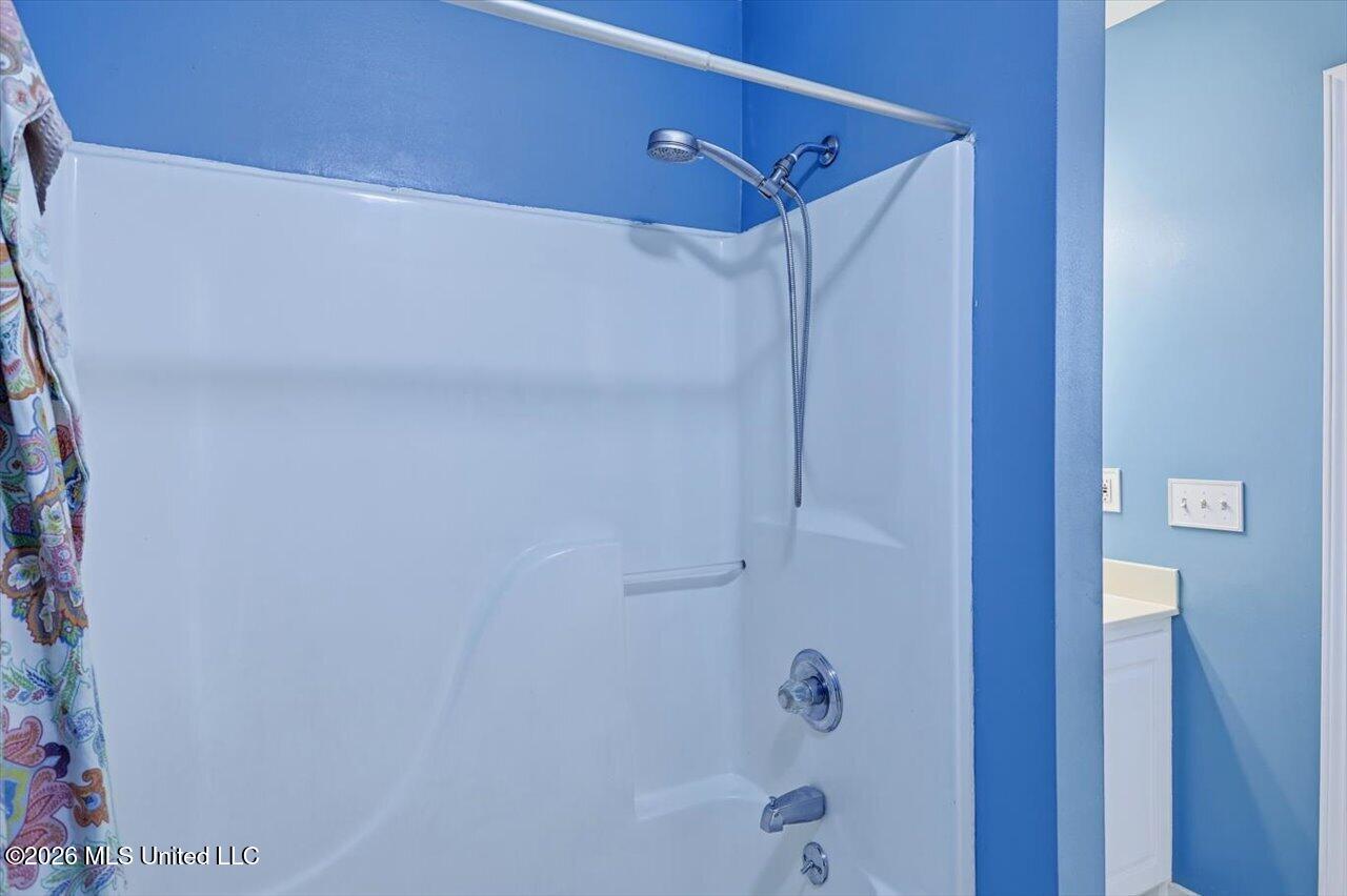 319 Green Meadow Drive Property Photo 18