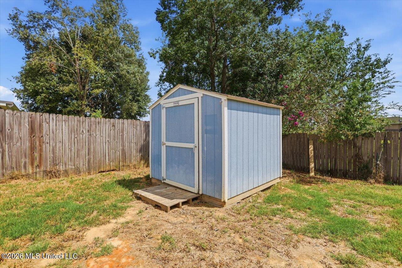 319 Green Meadow Drive Property Photo 23