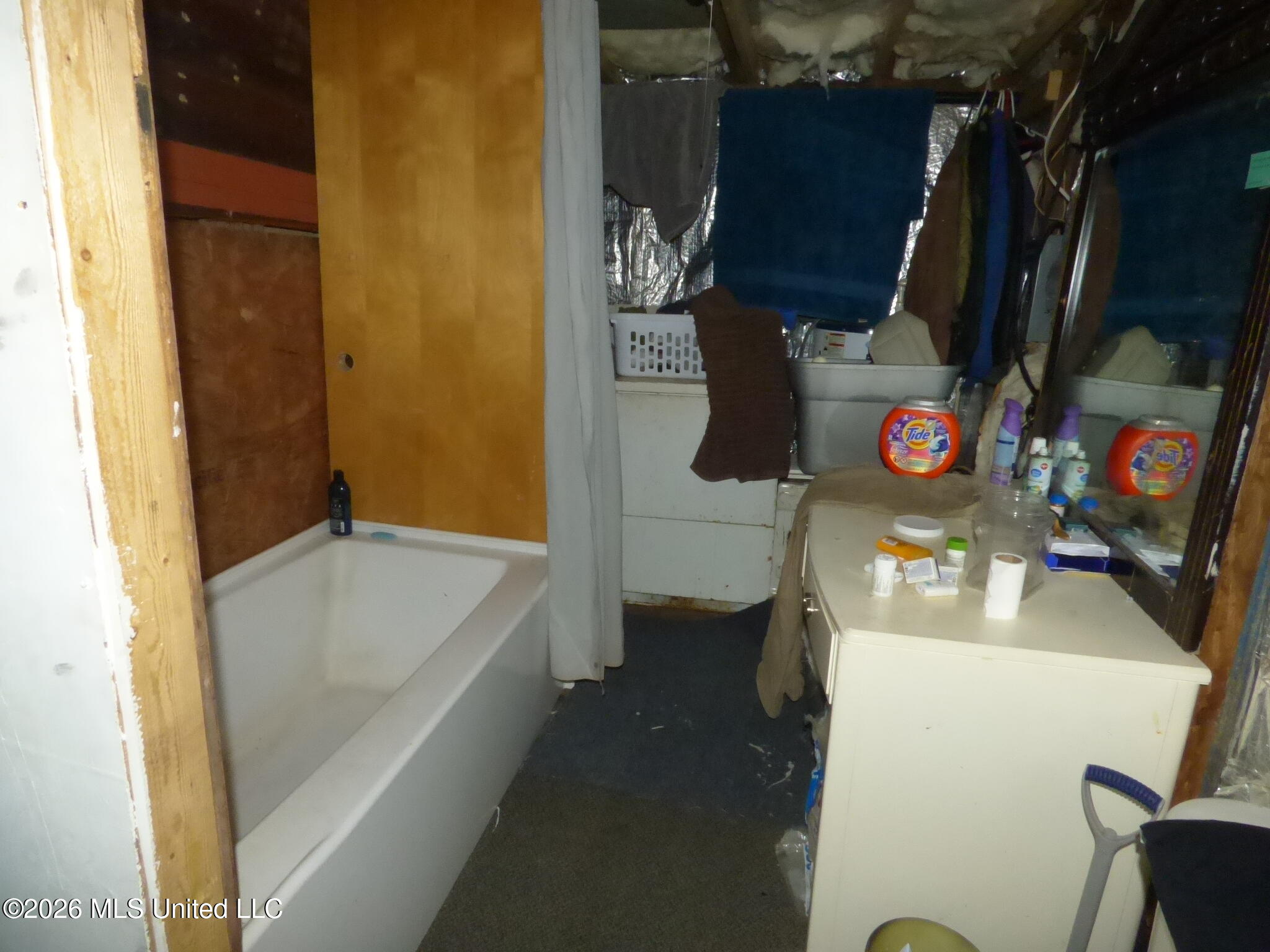 412 Aston Avenue Property Photo 4
