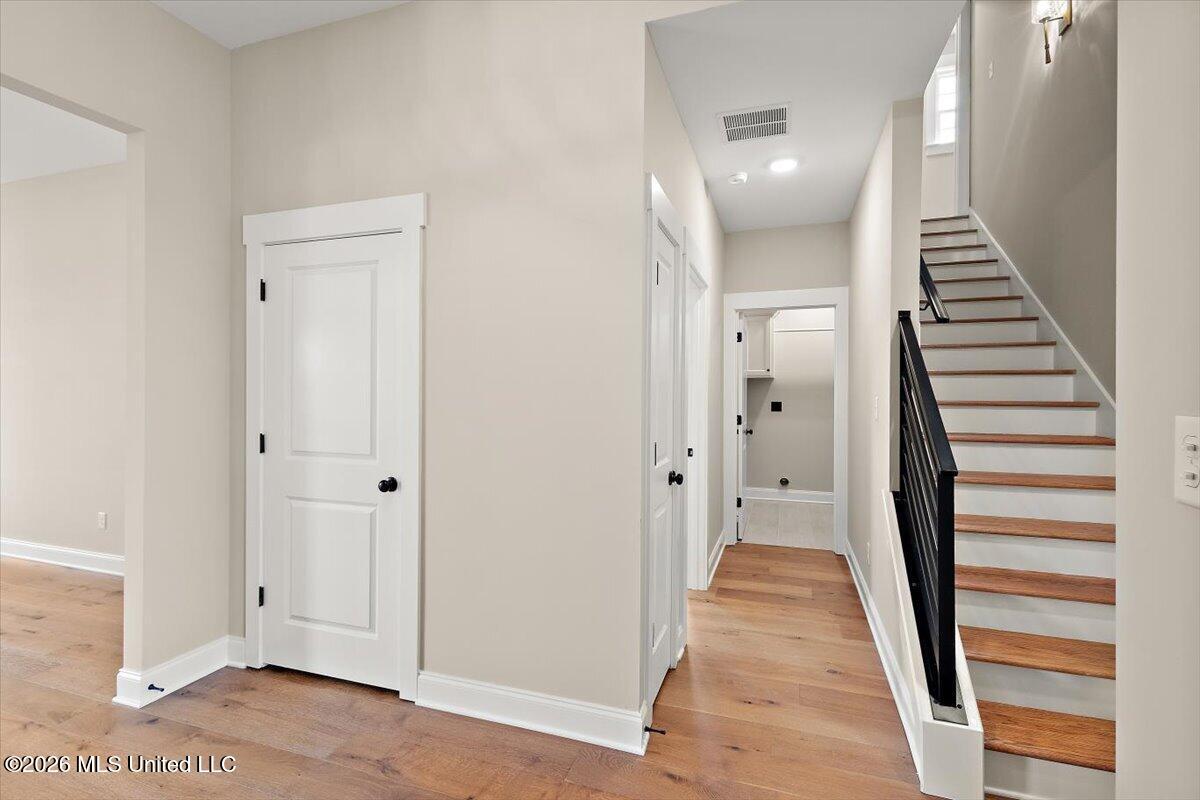 933 Coahoma Court Property Photo 8