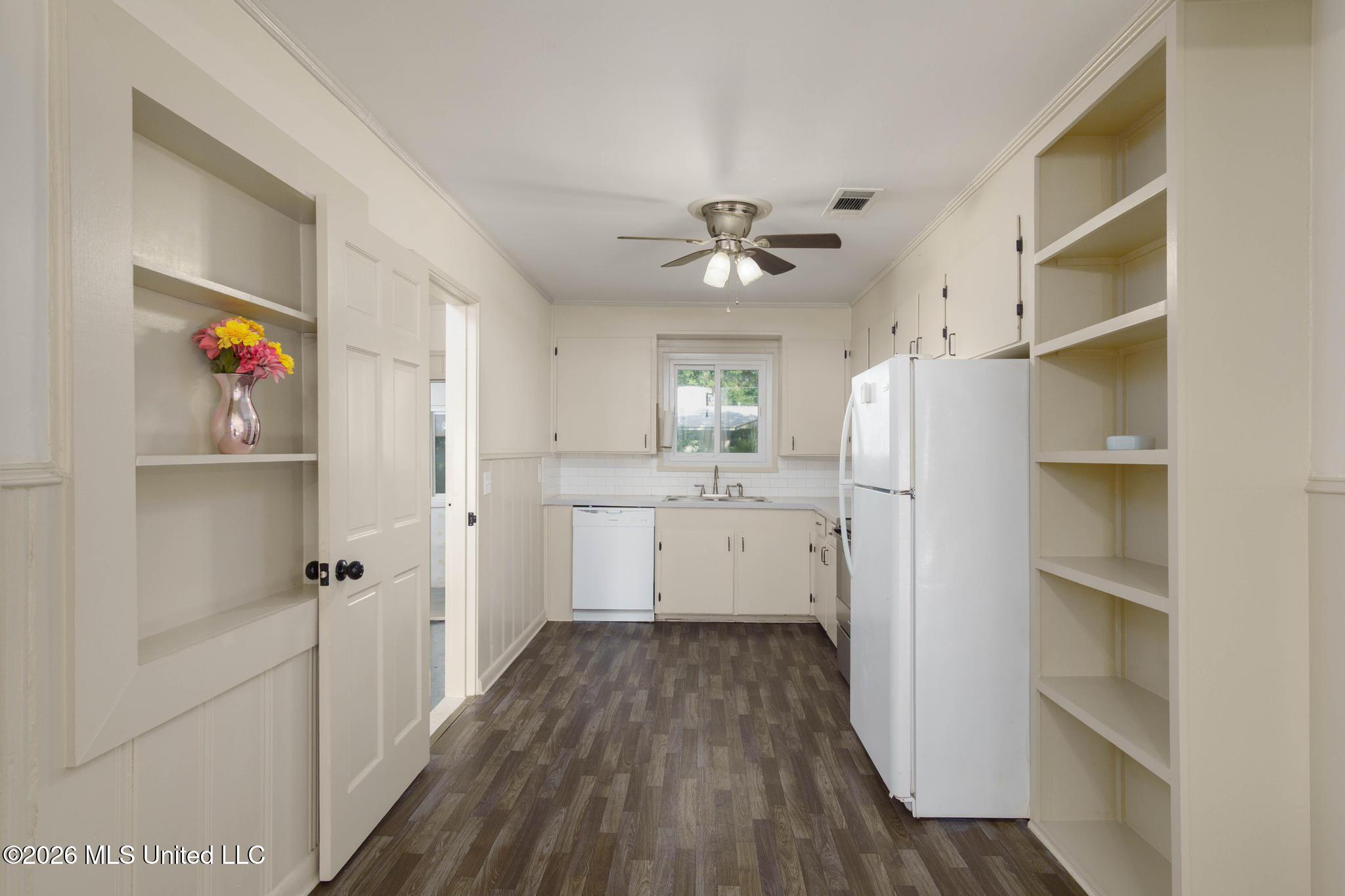 108 Barron Street Property Photo 4