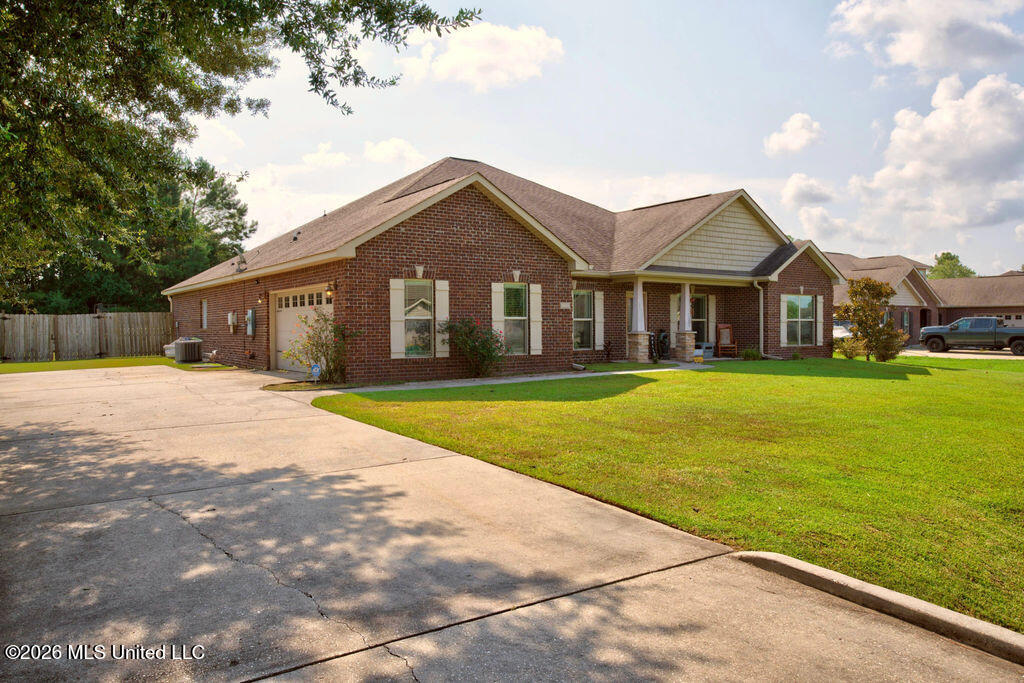 12112 Poplar Drive Property Photo 5