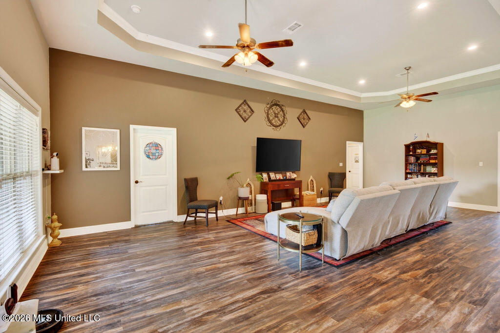 12112 Poplar Drive Property Photo 10