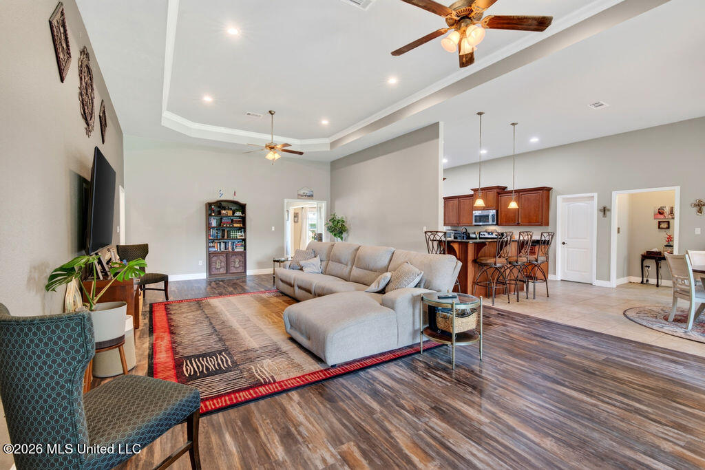 12112 Poplar Drive Property Photo 12