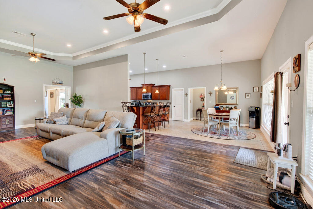 12112 Poplar Drive Property Photo 14