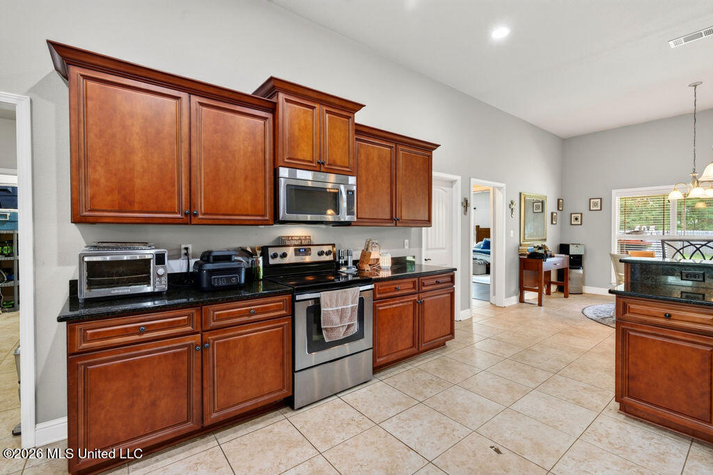 12112 Poplar Drive Property Photo 15