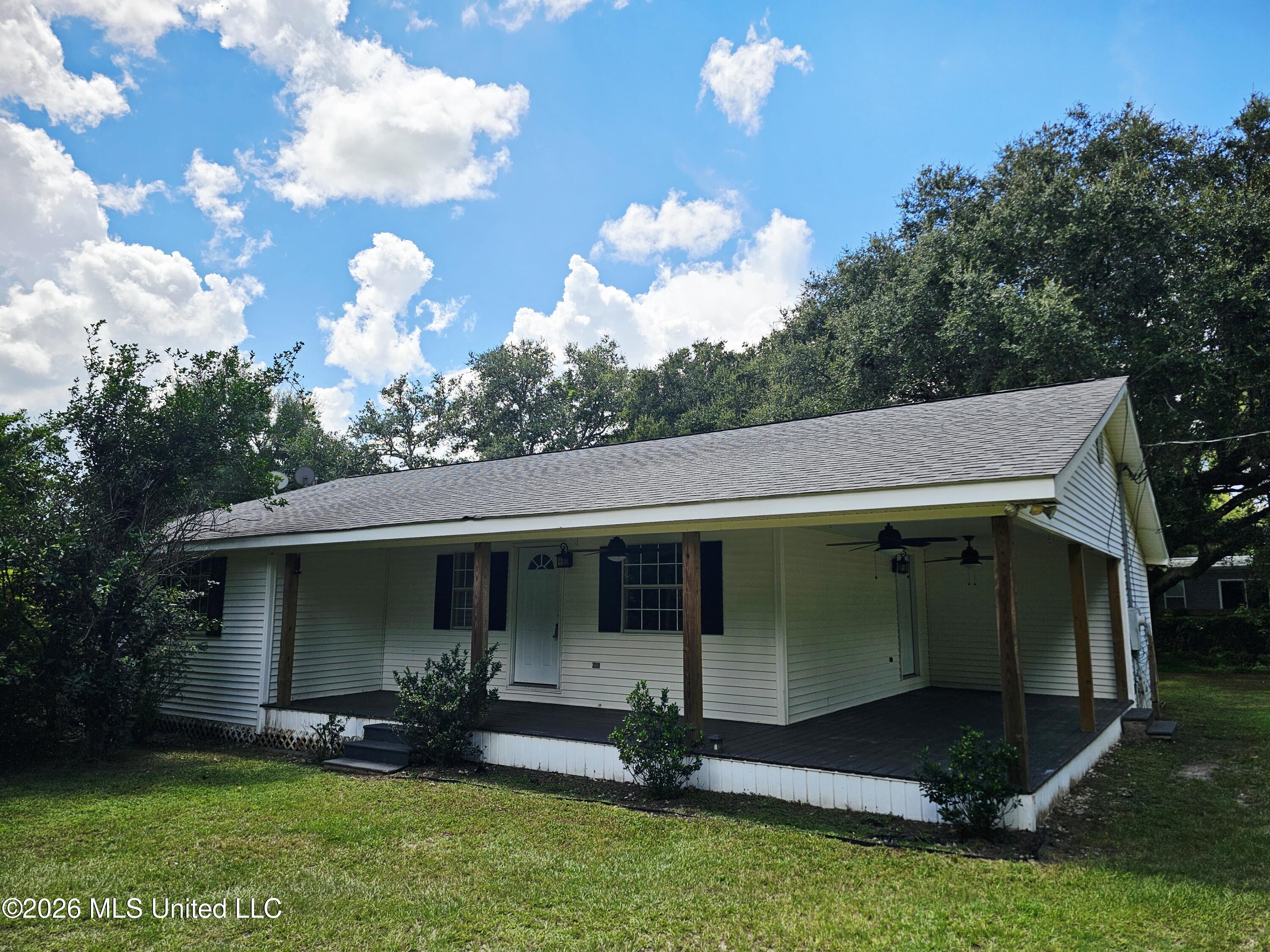 23415 Indian Ridge Road Property Photo 1