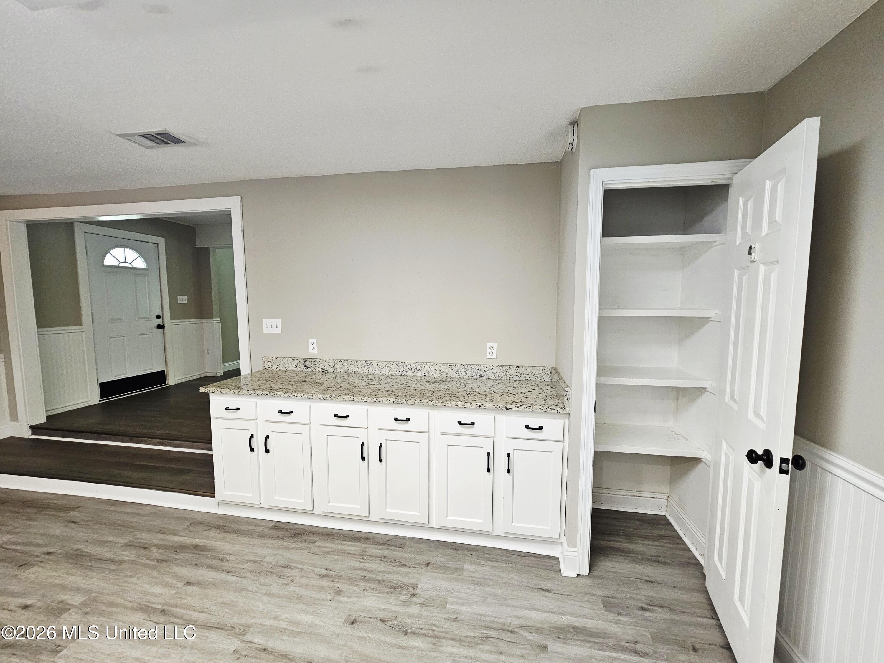 23415 Indian Ridge Road Property Photo 14