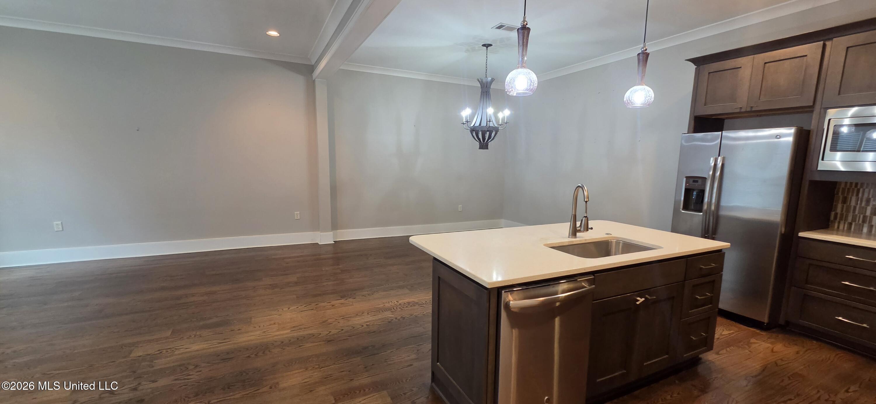 710 Manship Street Property Photo 6