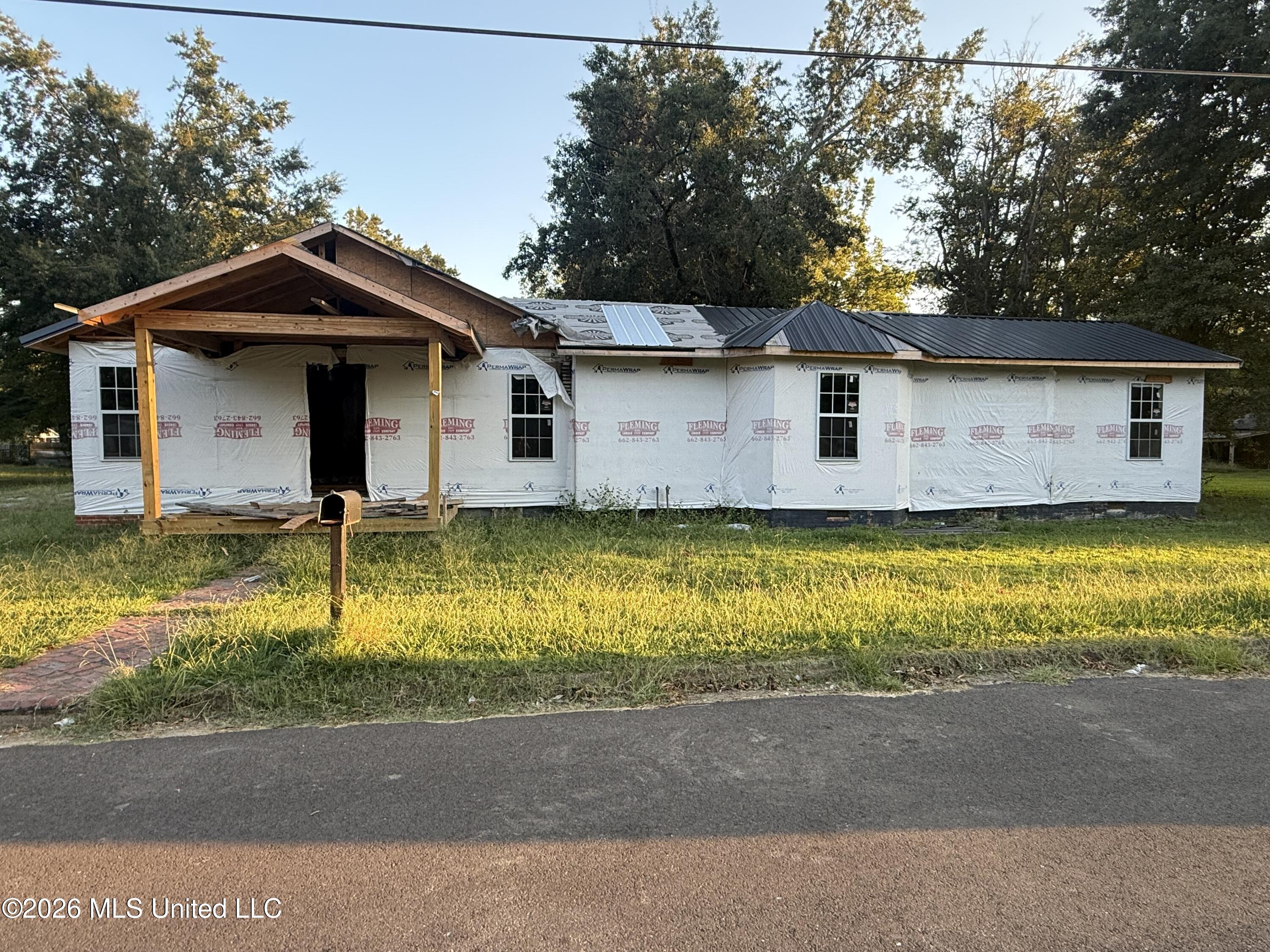 275 Ruby Avenue Property Photo 2