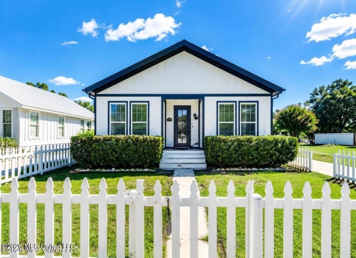 156 Markham Drive Property Photo 1