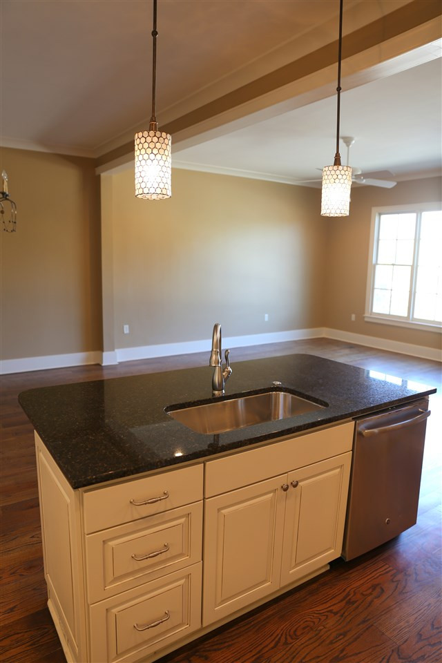1201 North Street Property Photo 4