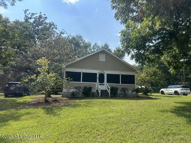 220 W Batson Avenue Property Photo 1