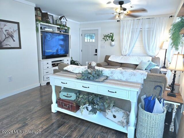 220 W Batson Avenue Property Photo 5