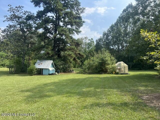 220 W Batson Avenue Property Photo 11