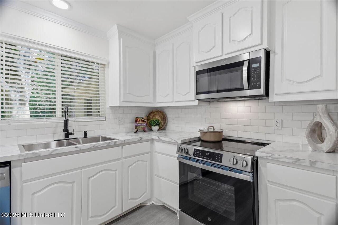 5332 Clair Street Property Photo 11