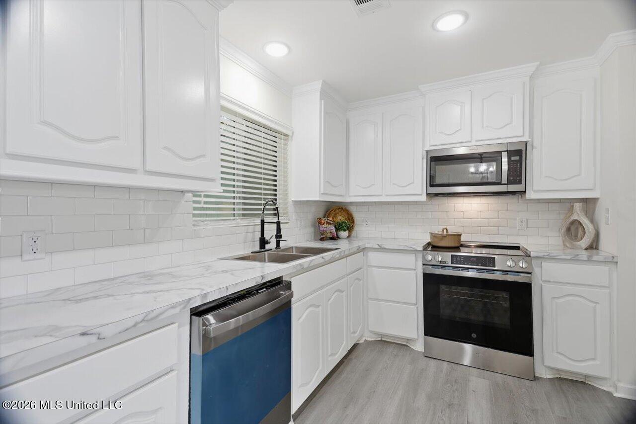5332 Clair Street Property Photo 12