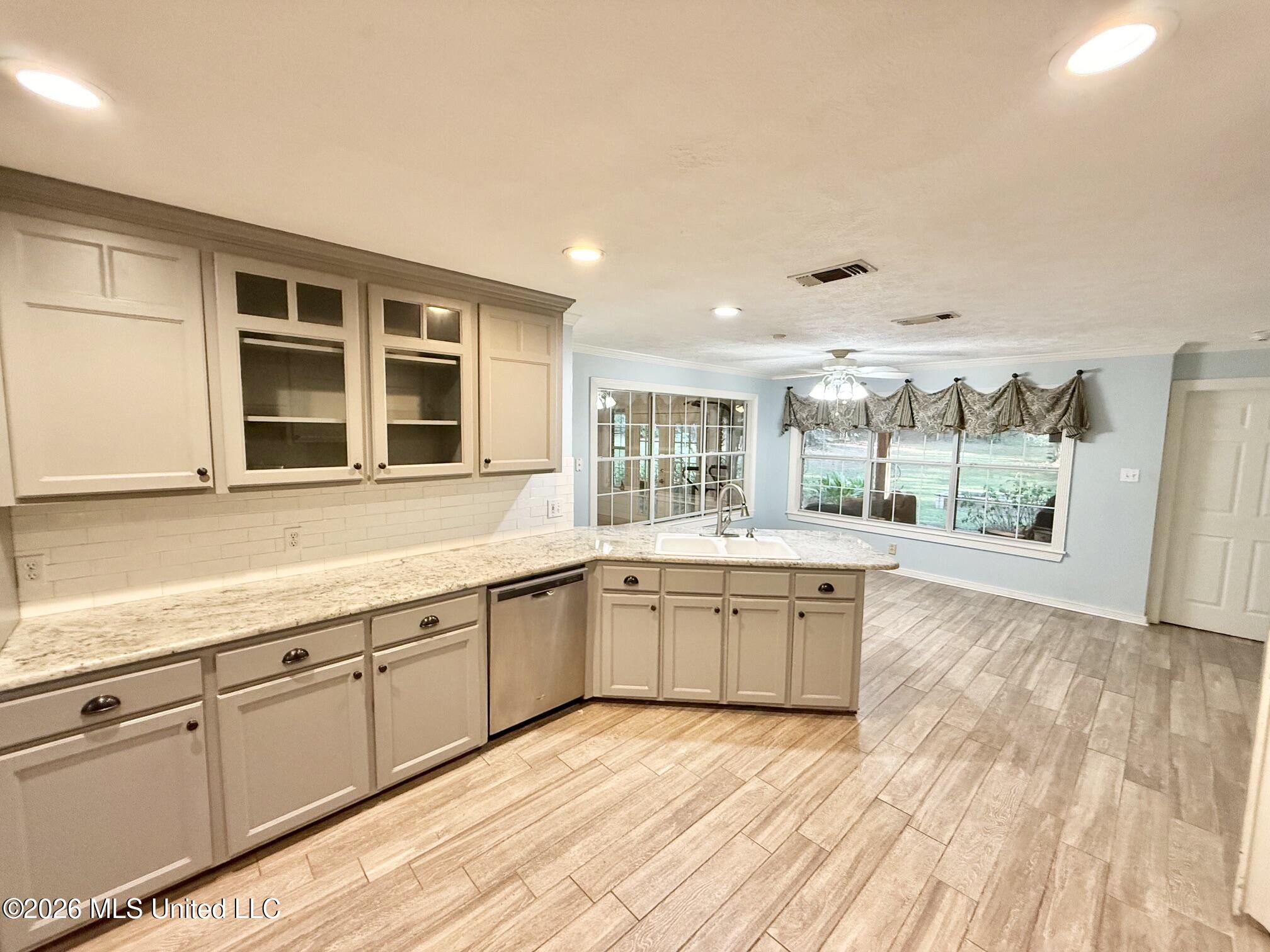 648 Springridge Trail Property Photo 28