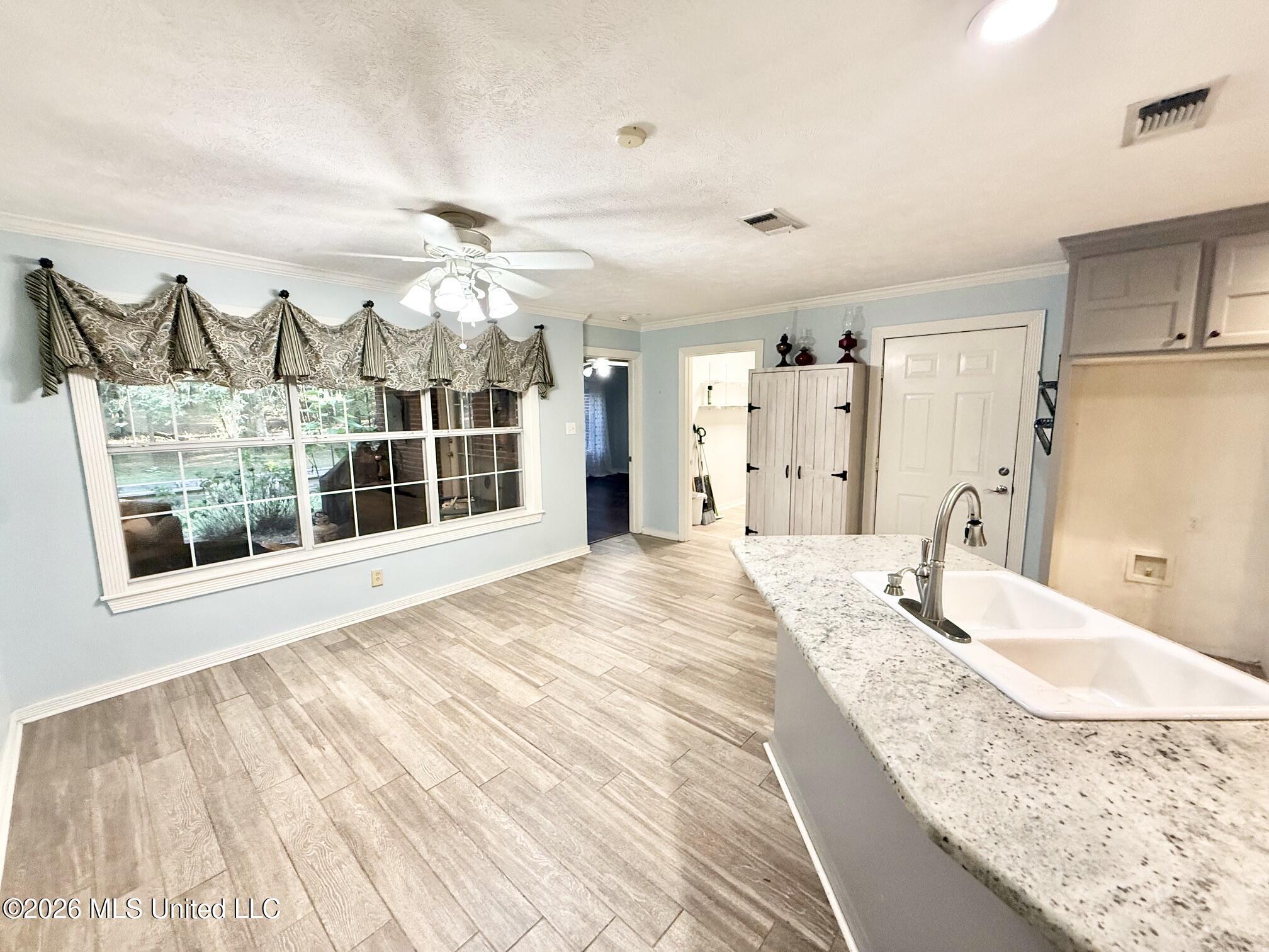 648 Springridge Trail Property Photo 32