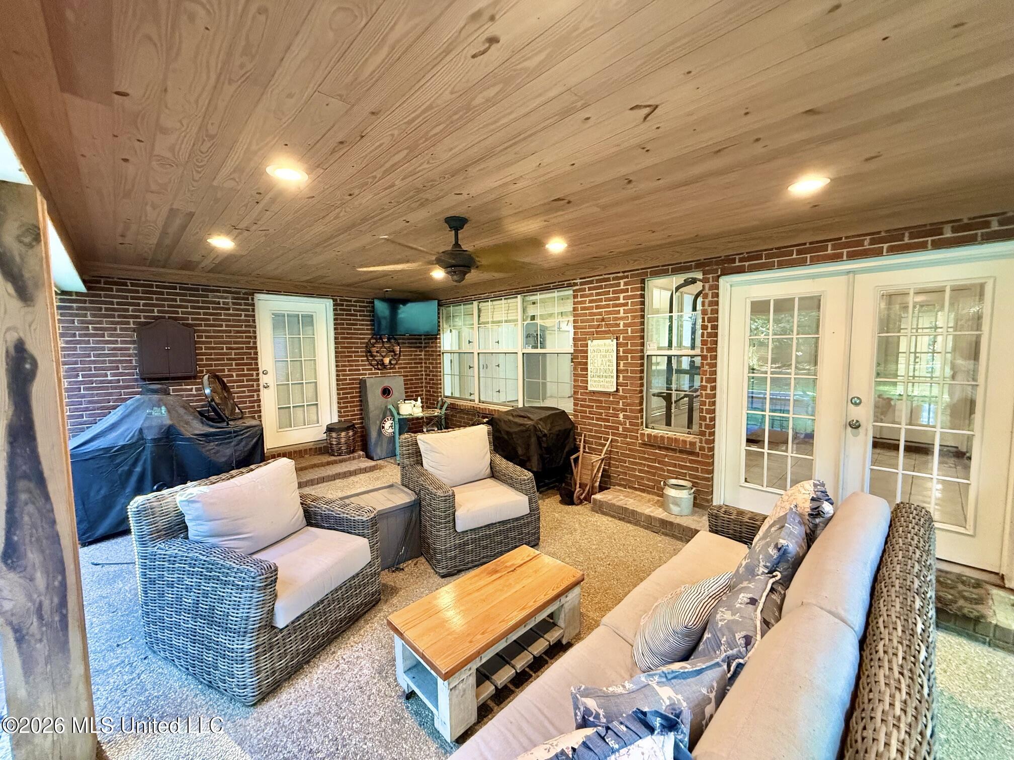 648 Springridge Trail Property Photo 71