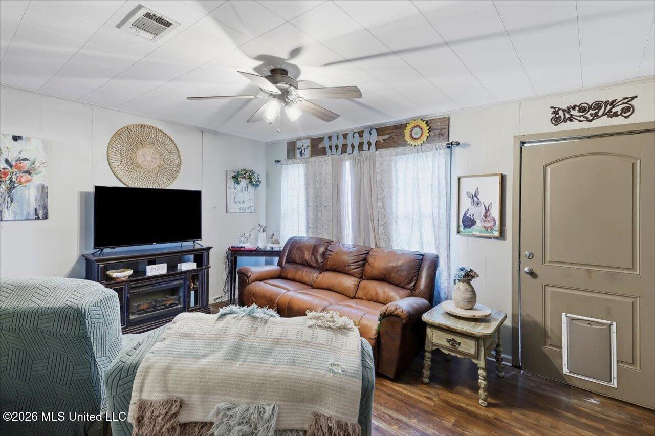465 Midway Road Property Photo 7