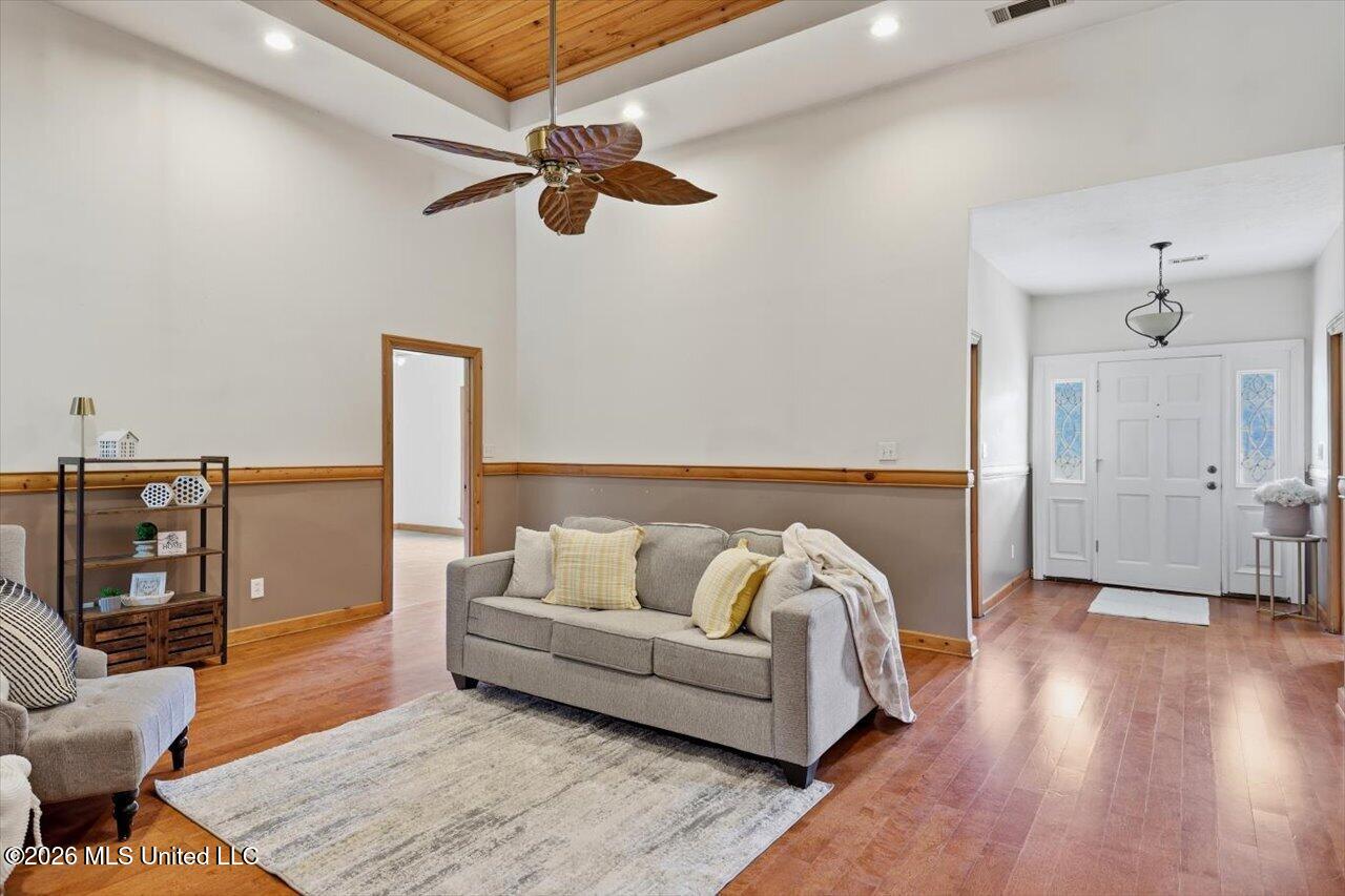 1635 Misty Lane Property Photo 5