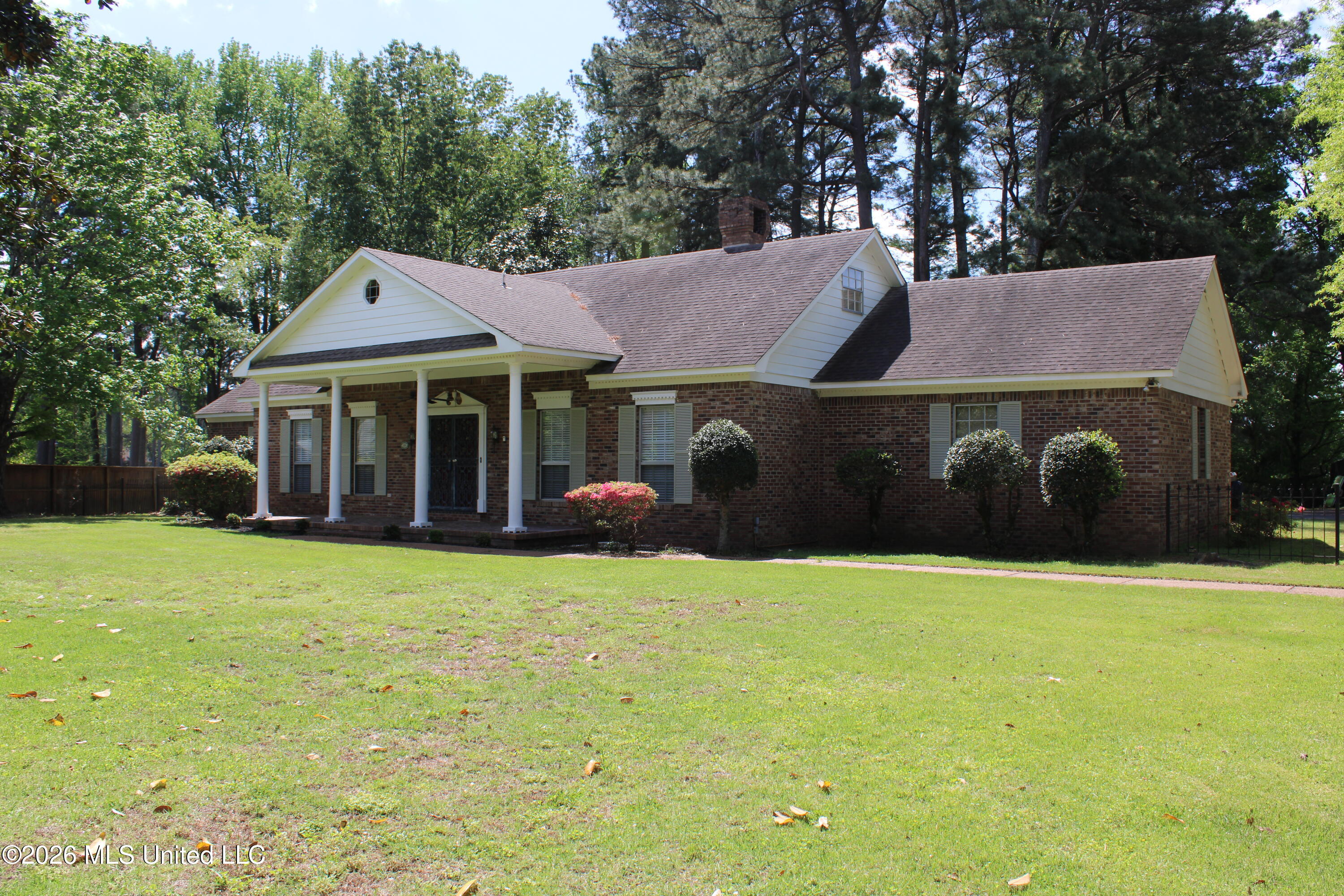 220 Flushing Cove Property Photo 2
