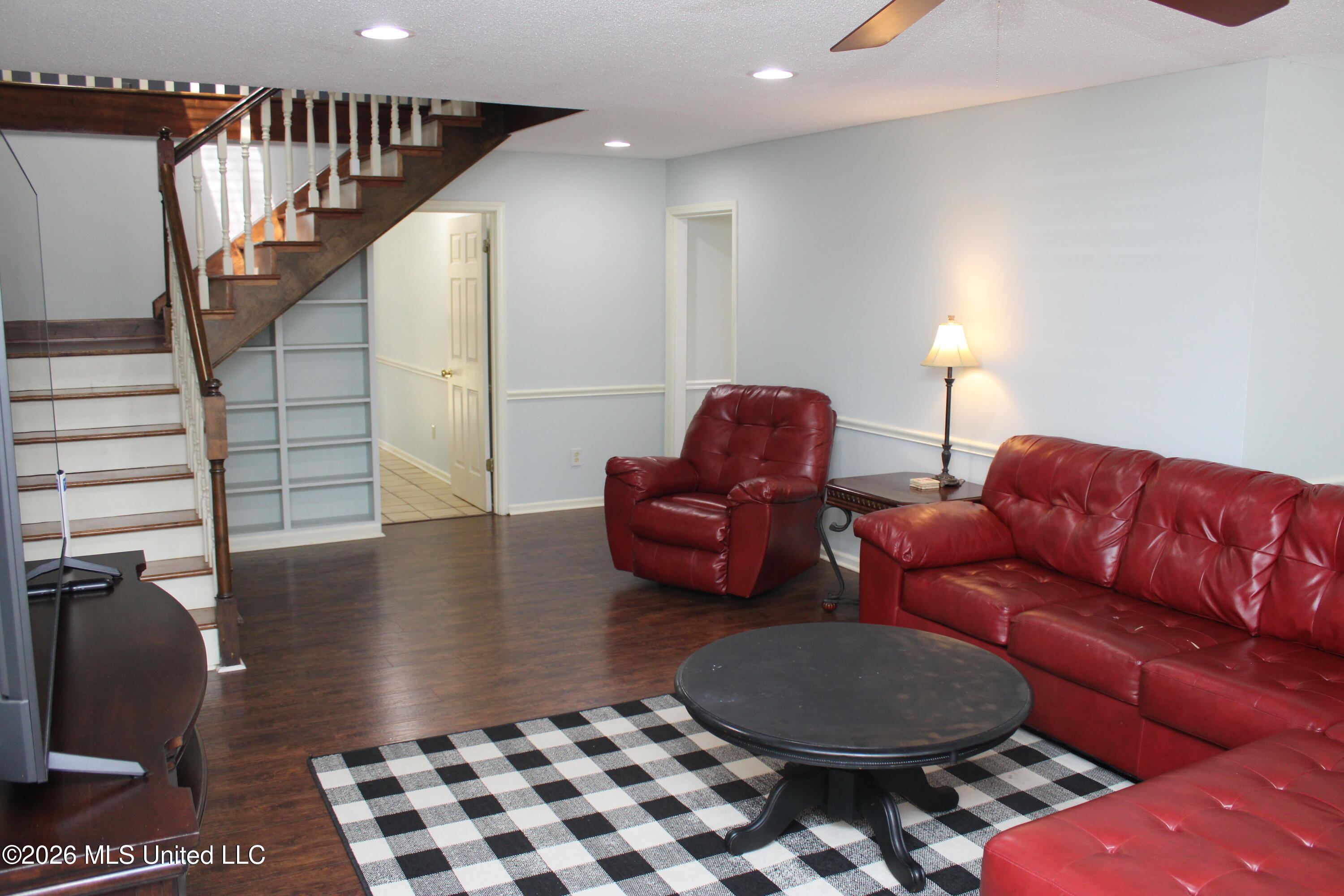 220 Flushing Cove Property Photo 10